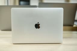 Apple Macbook Pro A1989 2019 image 10