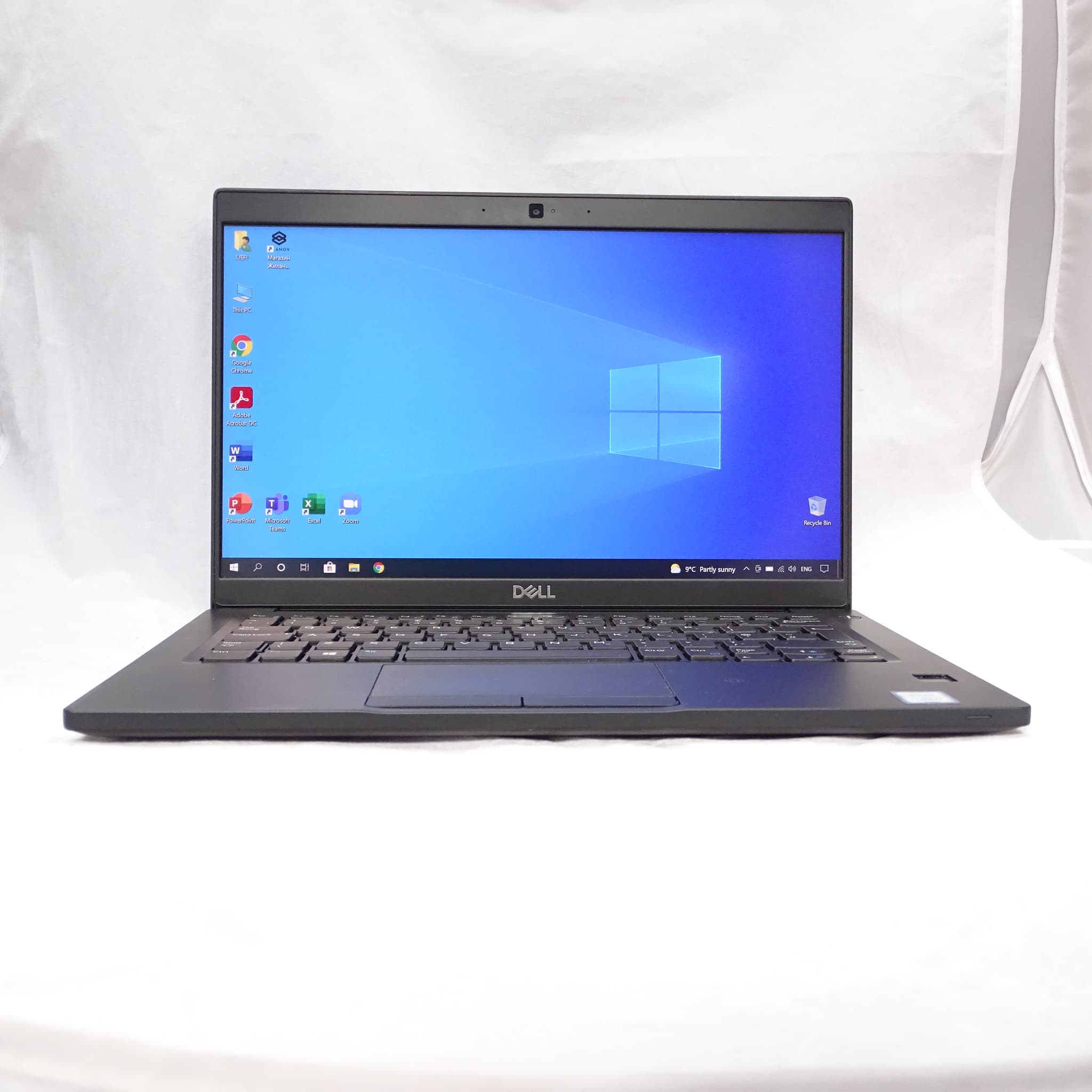 Dell E7390 image 1