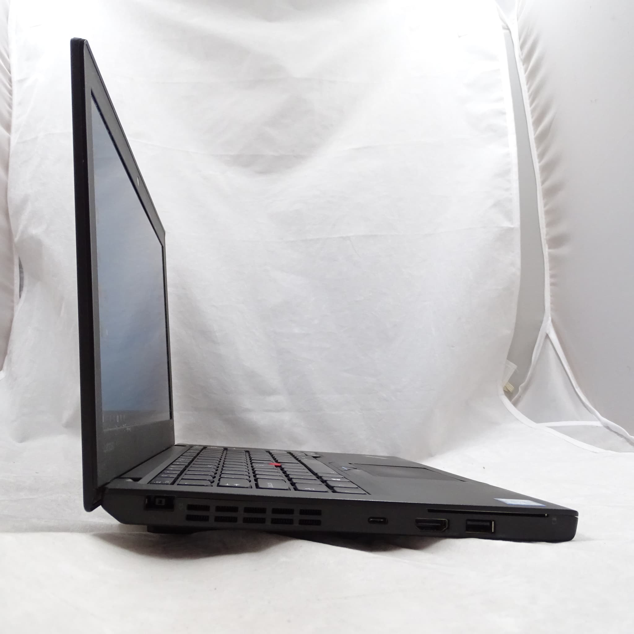 Lenovo ThinkPad X270 image 2
