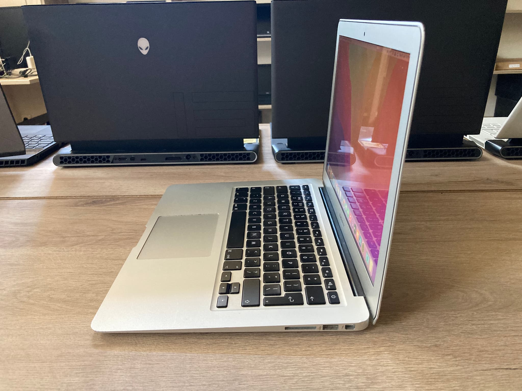 Apple Macbook Air 13 2017 image 3