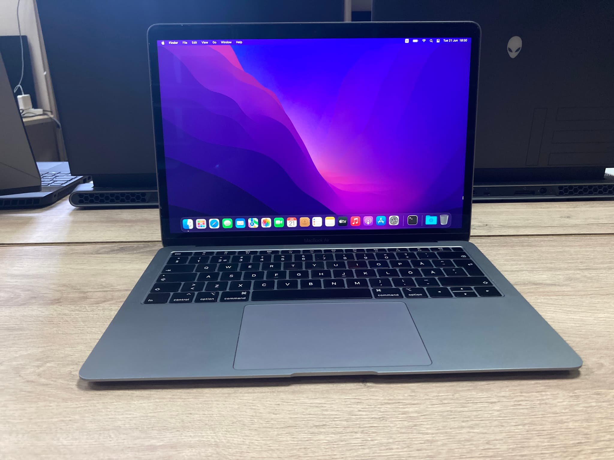Apple Macbook Air 13 2019 A1932  image 0