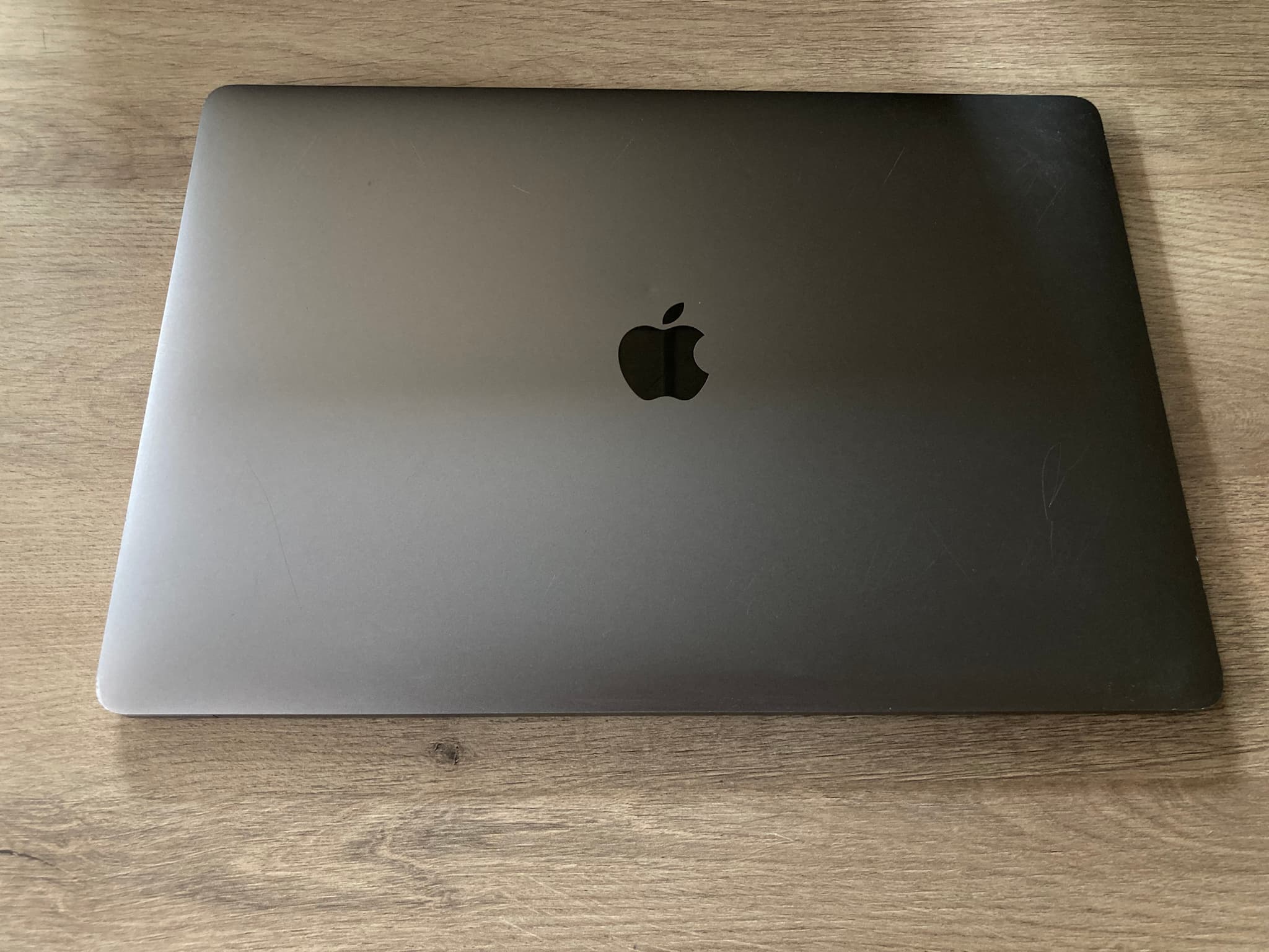Apple Macbook Pro 15 2018 A1990 image 12