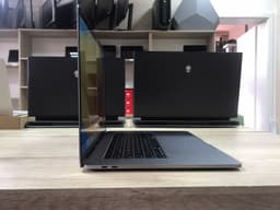 Apple Macbook Pro 15 2019 A1990  image 1