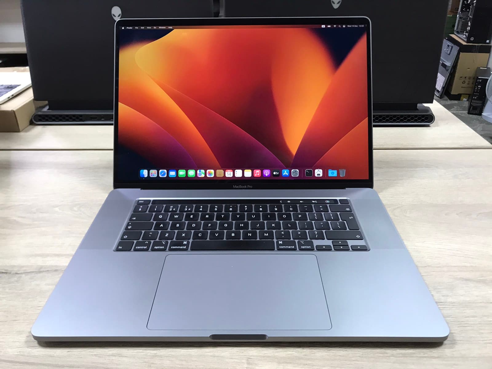 MacBook Pro 16 2019 A2141 image 0